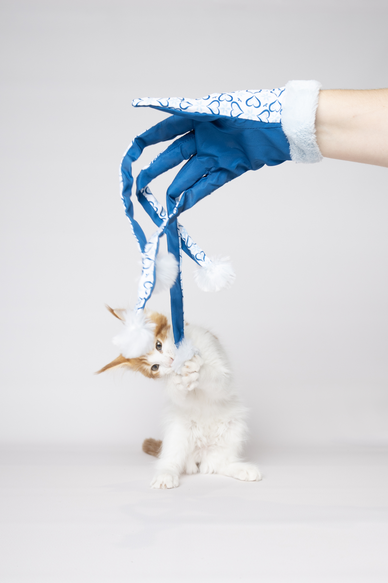 Flamingo Toy Ice Glove Blue & White